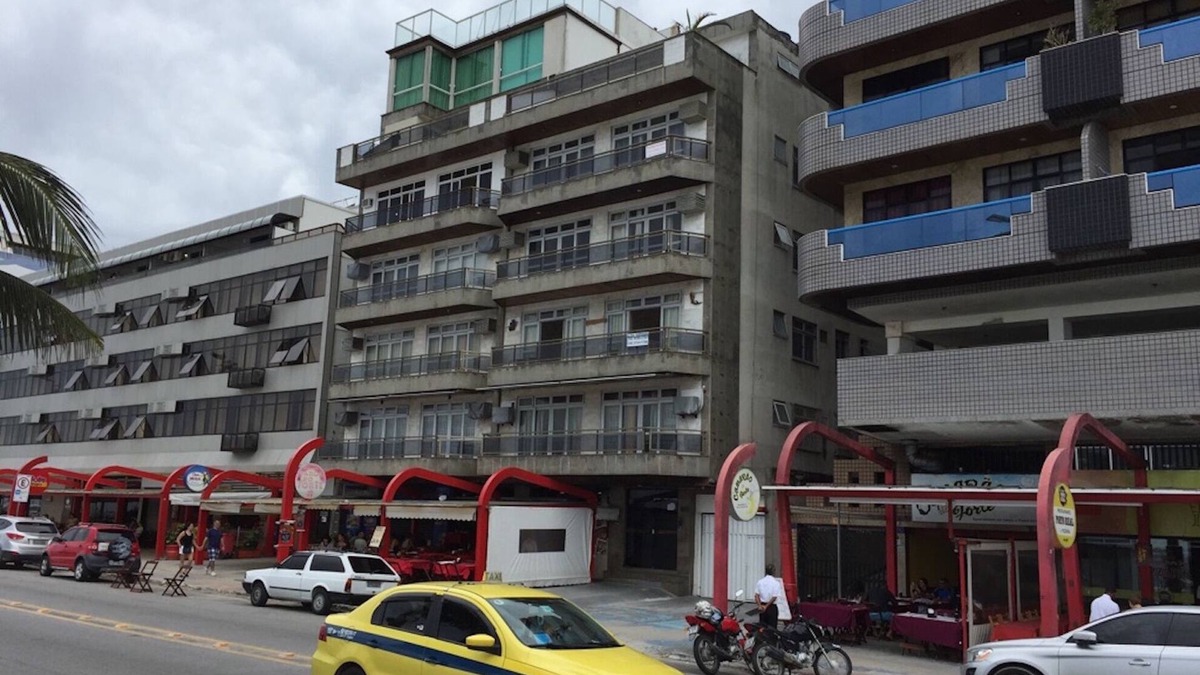 Cabo Frio Apartment | Beach building by Praia Forte, WI-FI air conditioning, side Hotel Malibu, for 10
