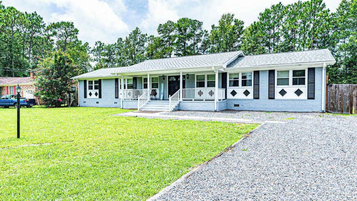 Murraysville House | Beach Bum Game House Games and Salt Pool