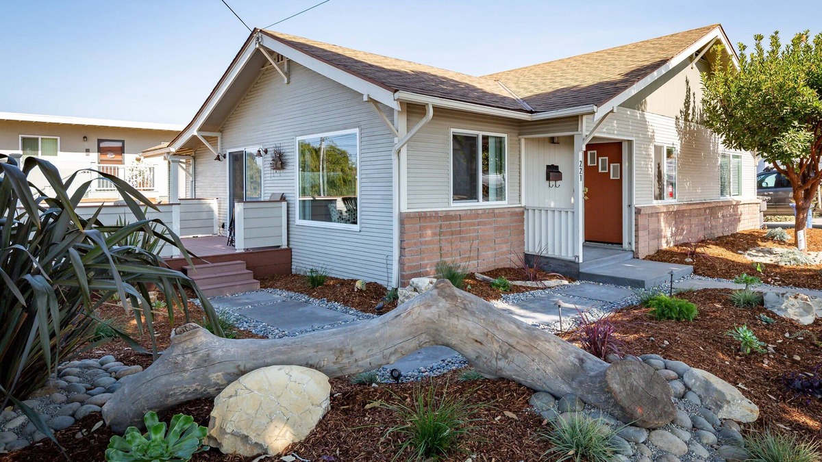 Morro Bay House | Beach Bungalow within blocks to the beach! Newly Renovated!