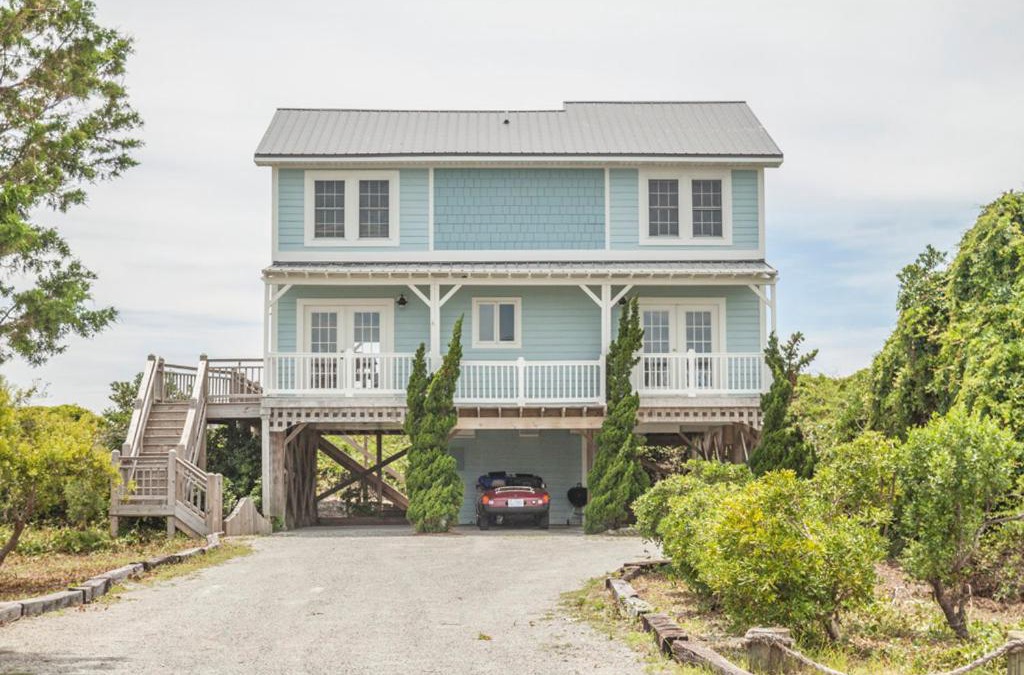 Caswell Beach House | Beach Buzz by Oak Island Accommodations
