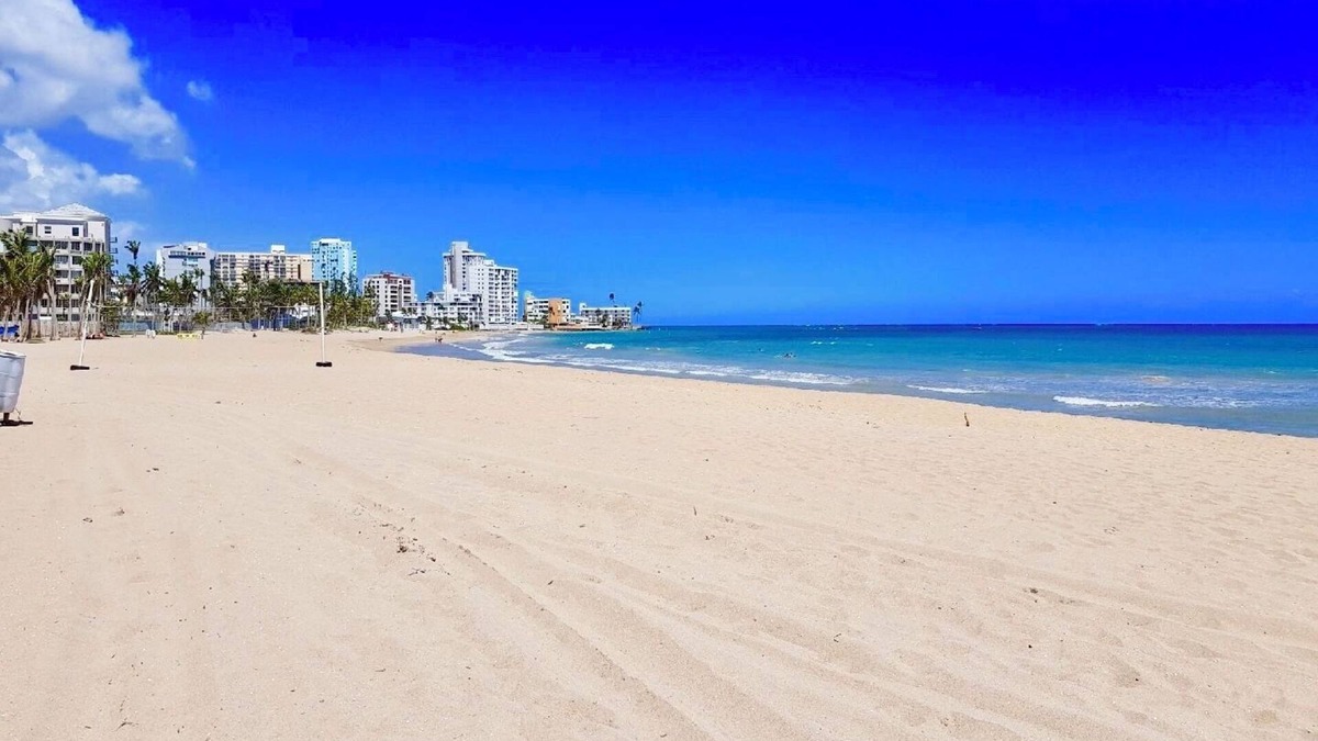 Isla Verde Apartment | Beach Cabaña 1bdrm-1bath-3beds-Sleep 4-Parking-WIFI-Mar de Isla Verde