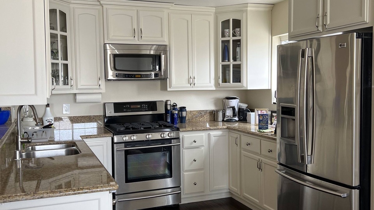 Hermosa Beach Condo | Beach Condominium- 3 blocks to beach