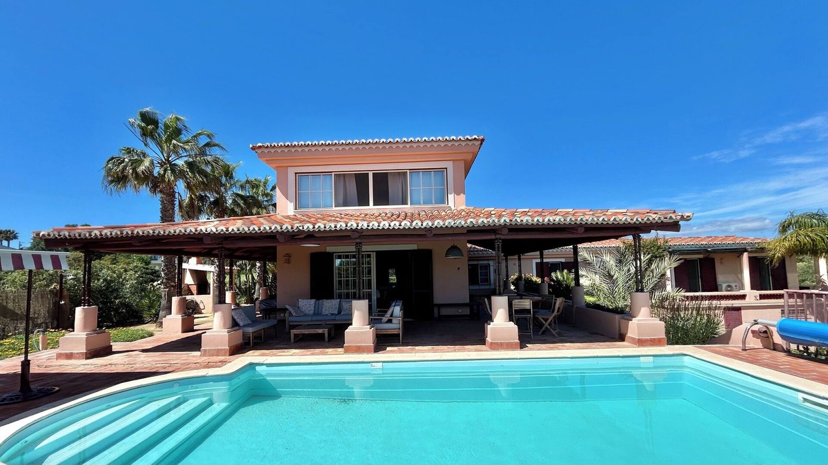 Lagoa e Carvoeiro Villa | Beach/country villa in Praia da Marinha, sea view,nature,swimingpool,12pax