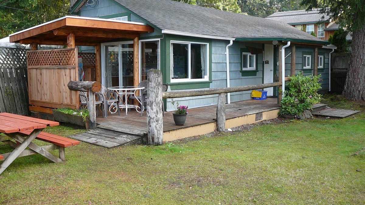 Regional District of Nanaimo Cabin | Beach Croft Cabin