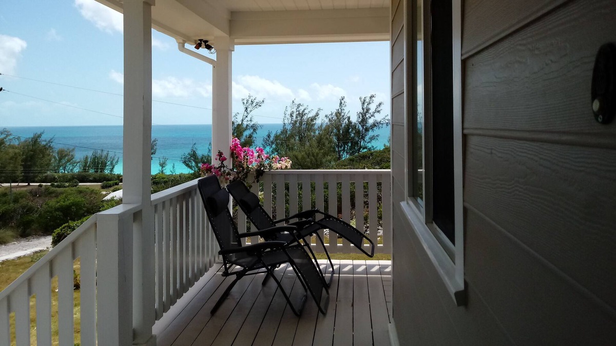 Rainbow Bay Cottage | Beach days on winter days