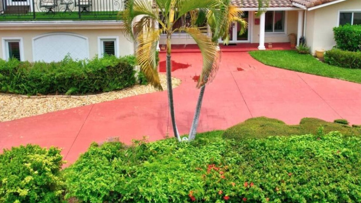 Lauderdale-by-the-Sea House | Beach Duplex - 3br/5ba Manor w/Heated Pool