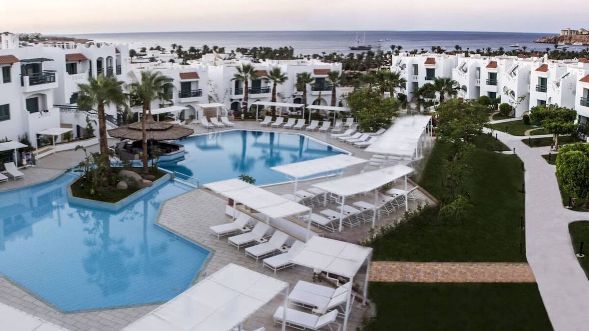 Sharm El Sheikh Hotel | Beach Escape in 3 Bright Rooms with Balcony and Near Gardens Bay Beach