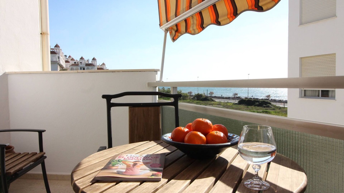 Mezquitilla Apartment | Beach & Family. Family apartment with sea views