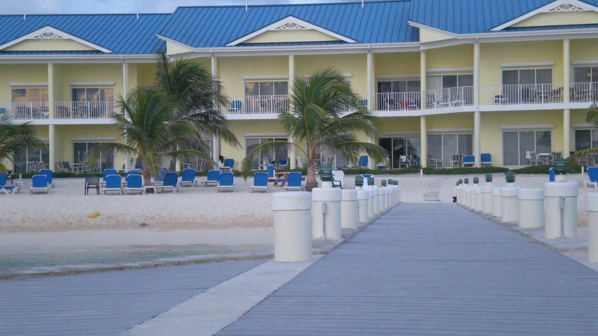 Colliers Bay Condo | Beach Front 2 bdrm/2 bath Villa CastAway Cove Resort 1st Floor
