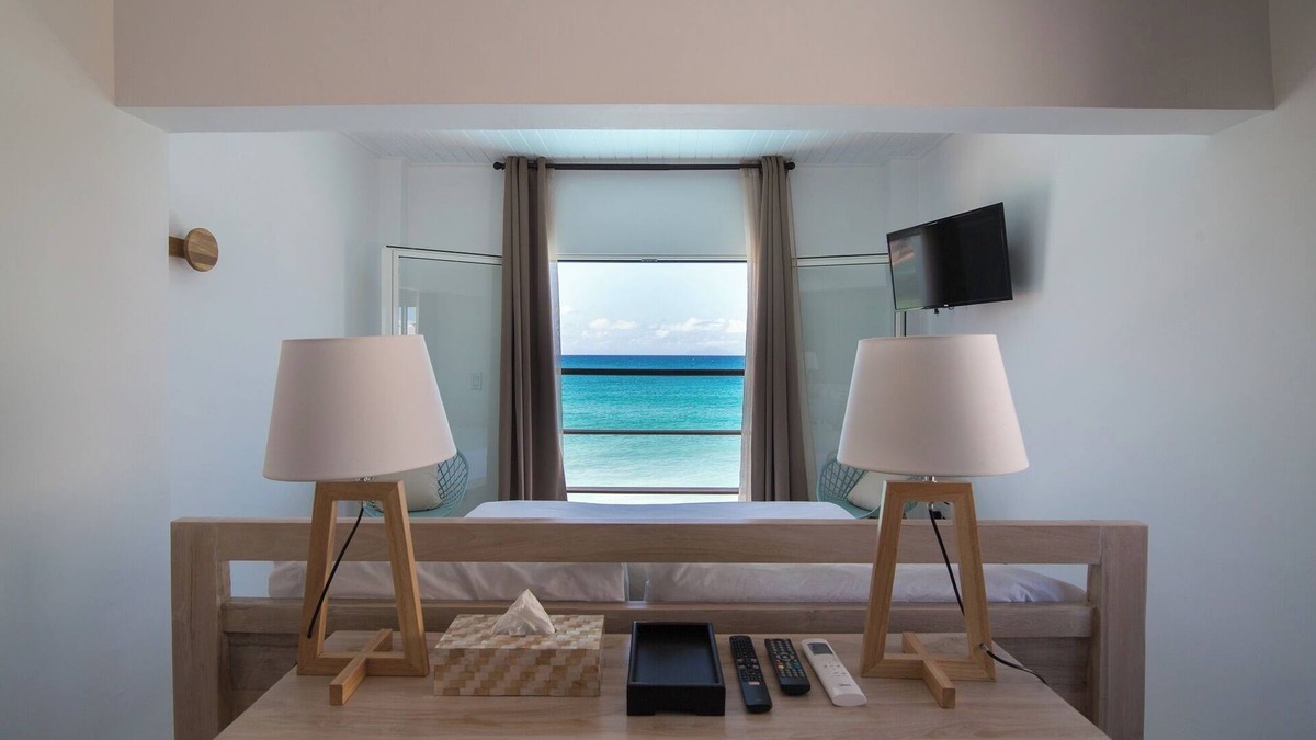 Simpson Bay Villa | Beach Front 6 bedrooms - Unique and Beautiful