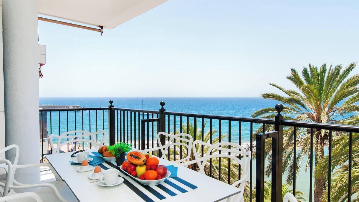 Arguineguin Apartment | Beach front Apartment in Arguineguin MG/JM by VillaGranCanaria