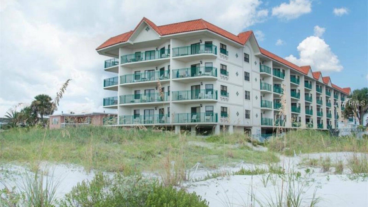 Belle Vista Condo | BEACH FRONT CONDO on the sugary sands of the Gulf of Mexico.