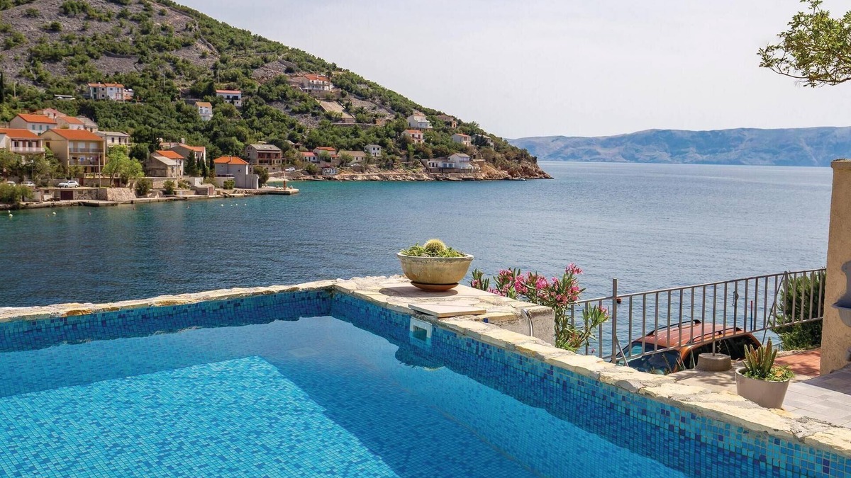 Donja Klada House | Beach front home in Klada