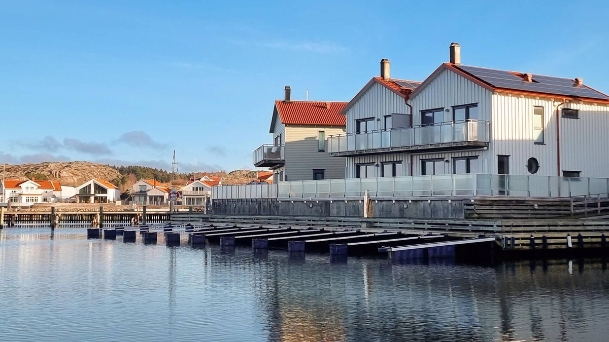 Roennaeng House | Beach front home in Rönnäng with sauna
