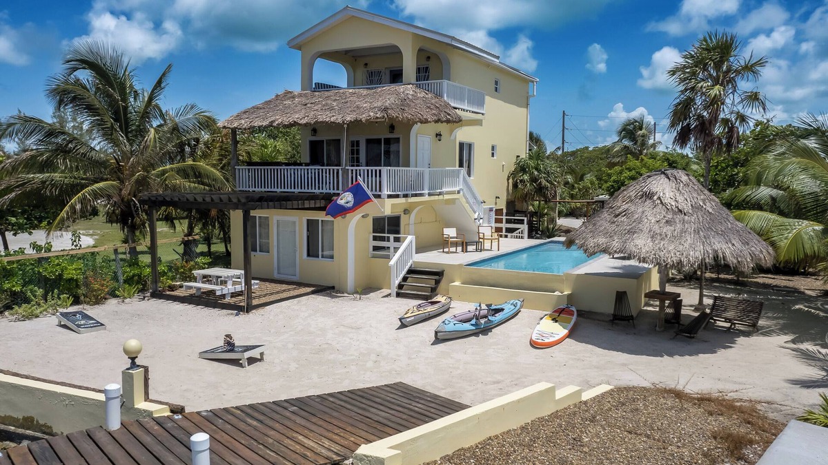 Boca Ciega House | Beach Front Home with Large Pool