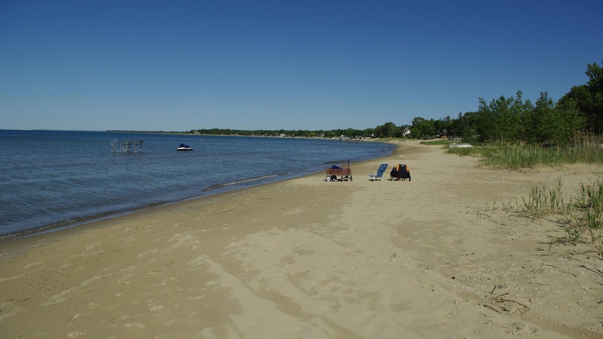 Caseville House | Beach front home with spectacular sunsets and a wonderful sugar sand beach