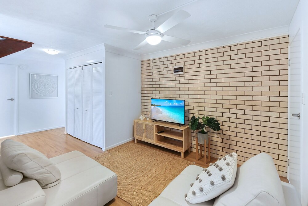 Buddina Villa | Beach front, Ocean views "Dog Welcome"