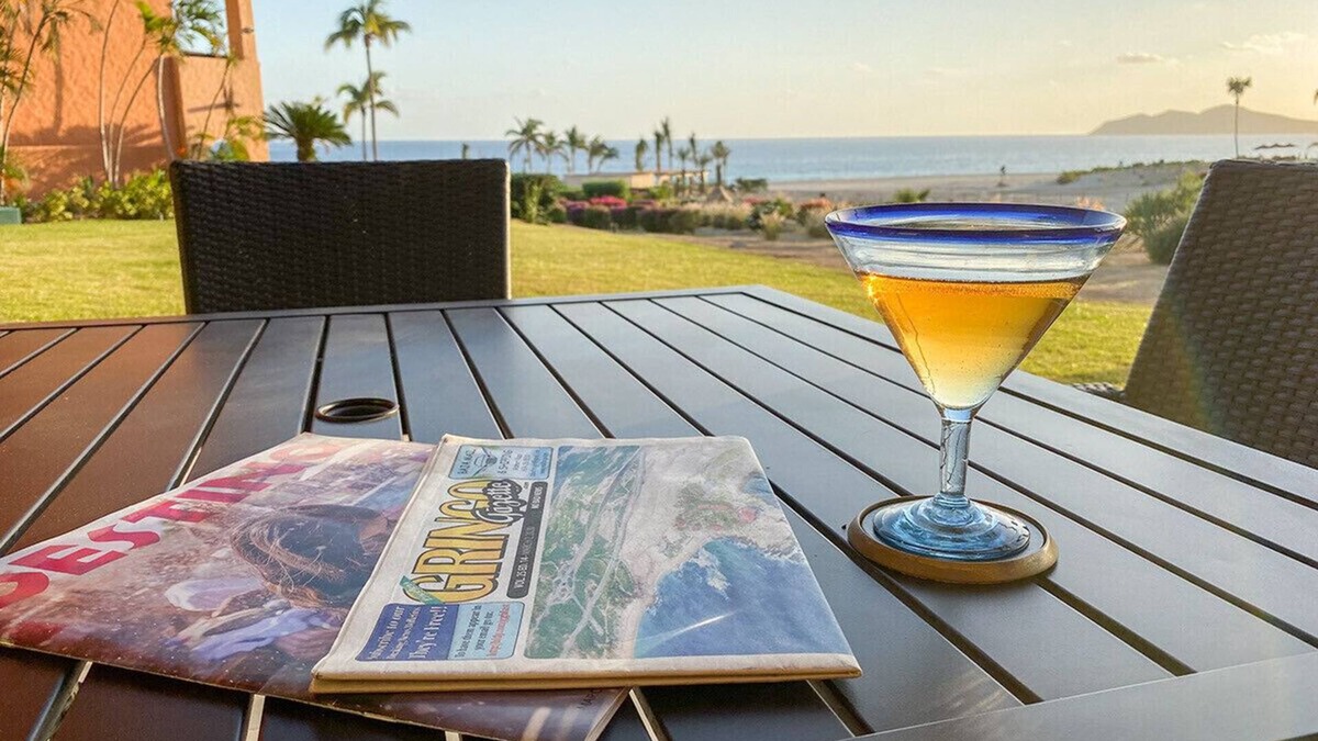 San Jose del Cabo Condo | Beach Front Pool Fully Kitchen Breathtaking Sea Views Close to Everything
