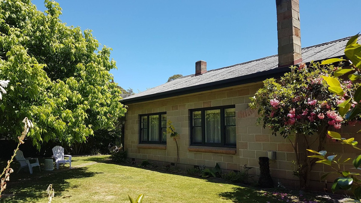 Inverloch House | Beach Front, Unique, Peaceful