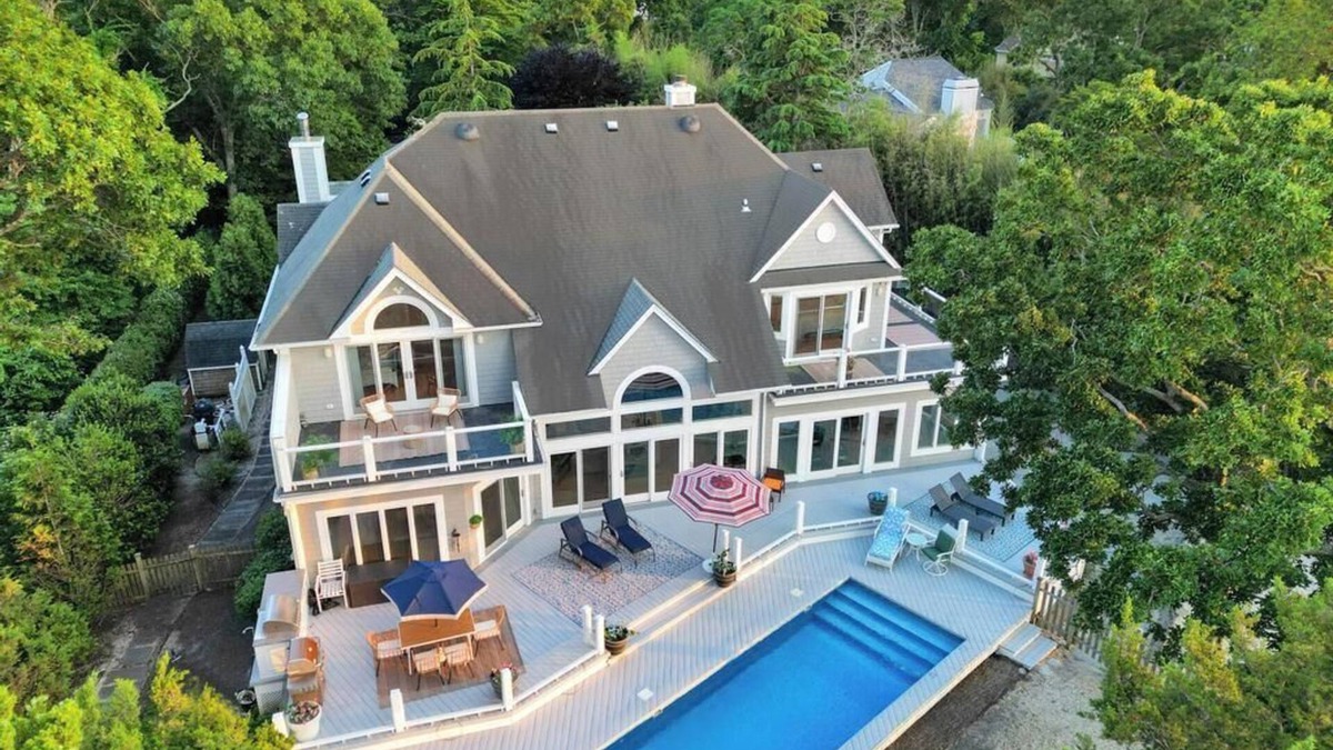 Nissequogue House | Beach Front Villa