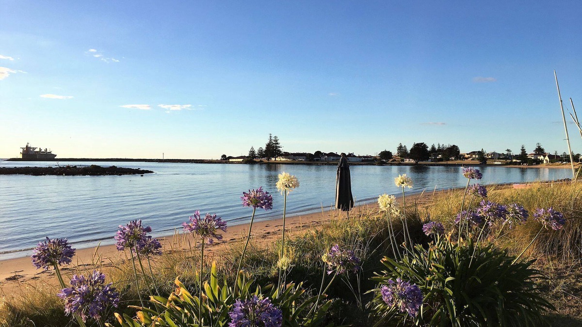 Low Head House | Beach frontage - 20 steps from your front door