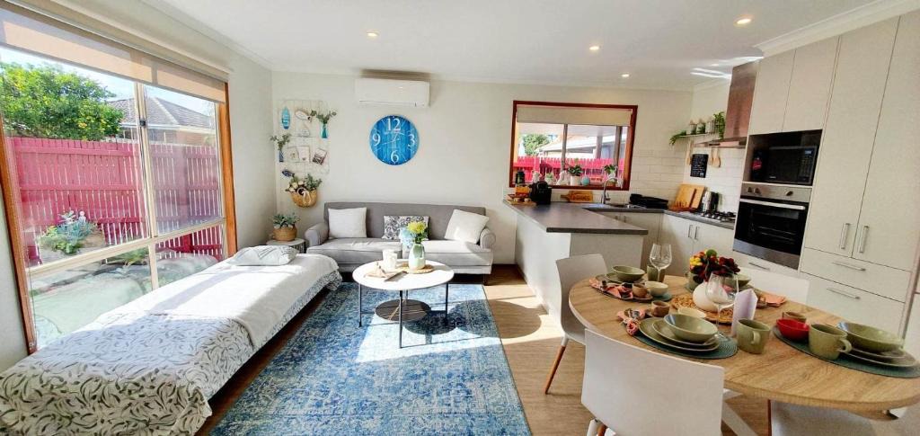 Cheltenham Villa | Beach Garden Getaway