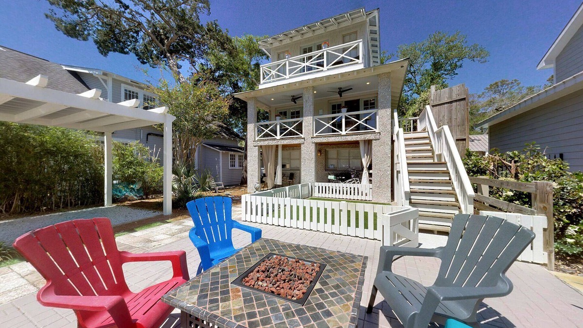Saint Simons Island Condo | Beach Getaway - Less than two blocks to the beach