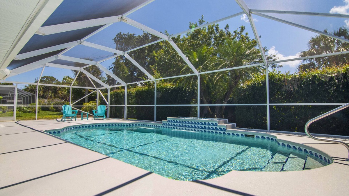 Sebastian Highlands House | Beach Getaway - Private Pool & Two King Beds