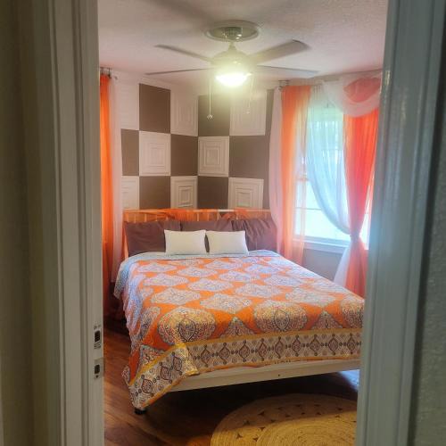 Brunswick House | Beach Go-Boho Private Room Coffee - Tea FREE! INSTANT BOOK