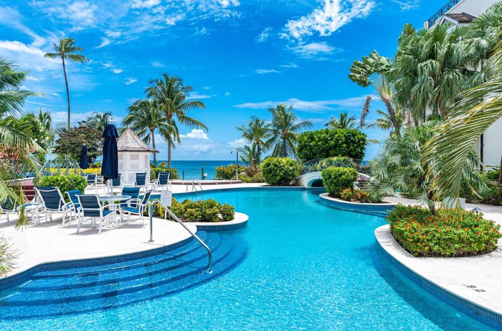 Schooner Bay Apartment | "Beach Happy" Schooner Bay - Beachfront Apartment