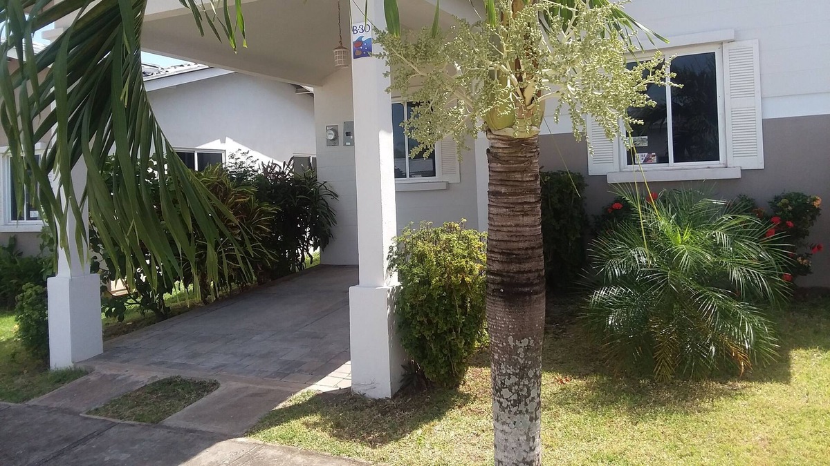 Tumba Vieja House | Beach home in the city
