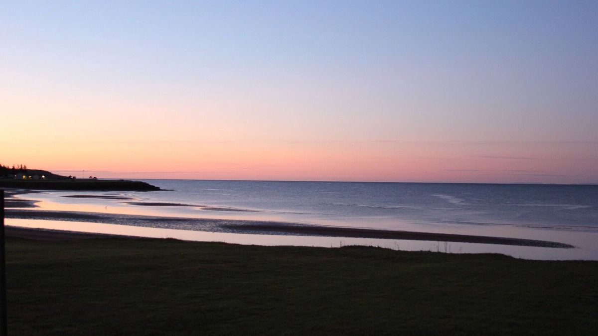 Canoe Cove Cottage | BEACH HOUSE
