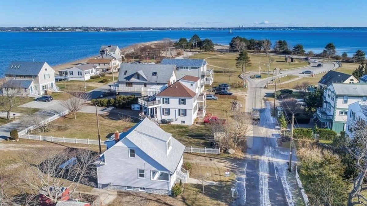 Warwick House | Beach House for rent - 4 houses down from Conimicut Beach park.