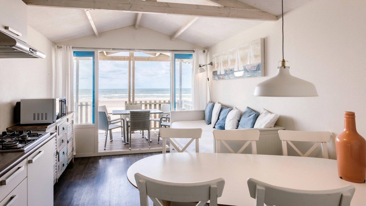 Wijk aan Zee House | Beach House in Wijk aan Zee with Sea View