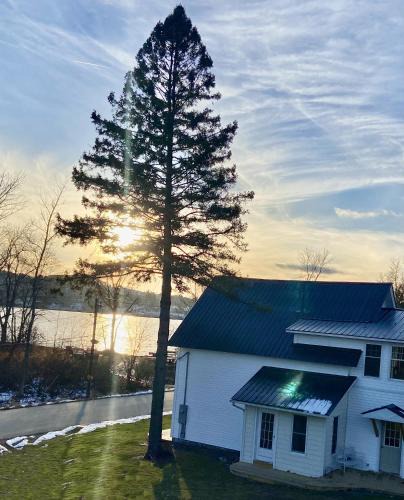 Newport Apartment | Beach House - Lake Memphremagog
