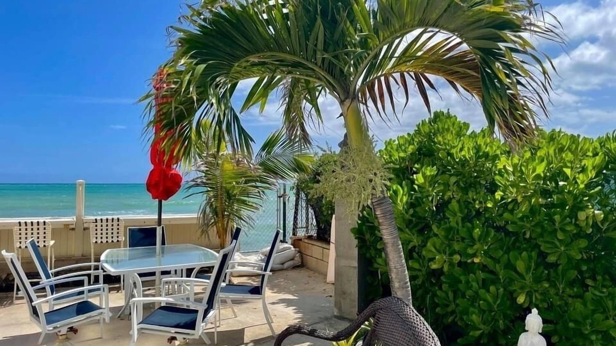 Ewa House | Beach house , ocean breeze, parking