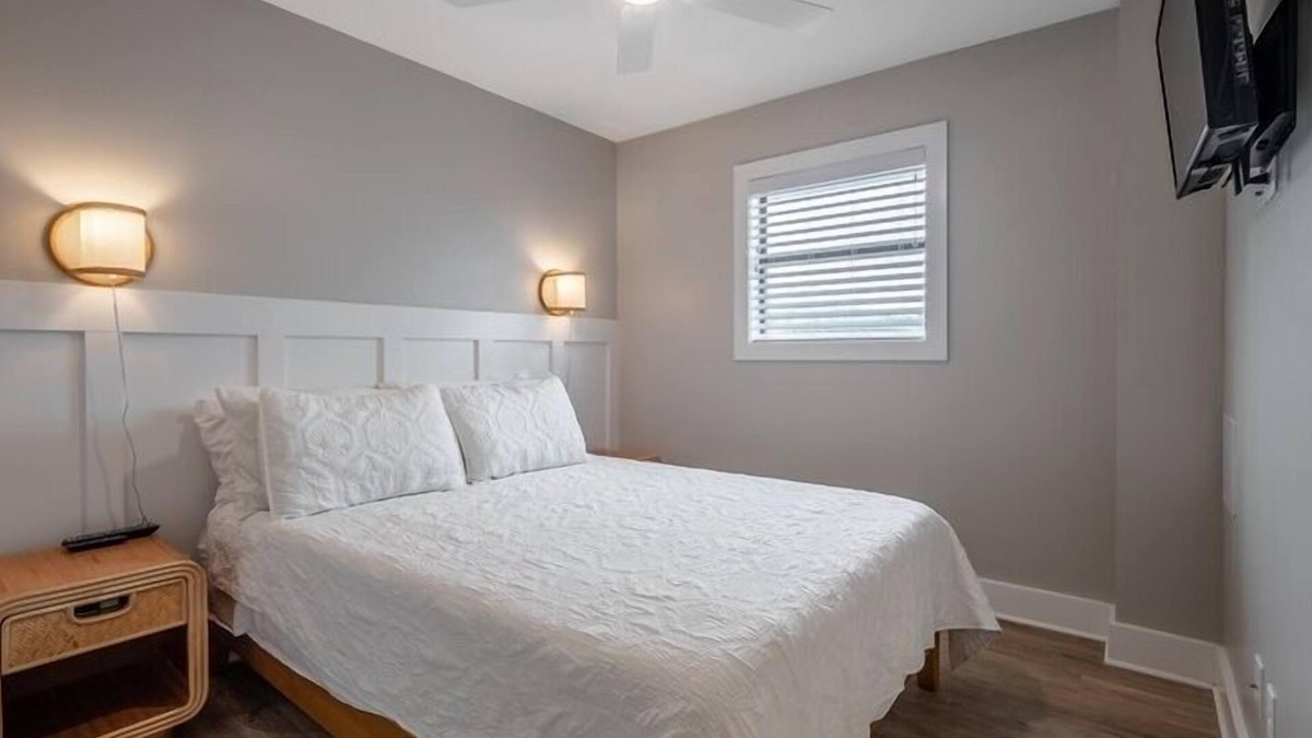 Yaupon Beach Hotel | Beach House OKI - Two Bedroom Suite in hotel on Oak Island, North Carolina