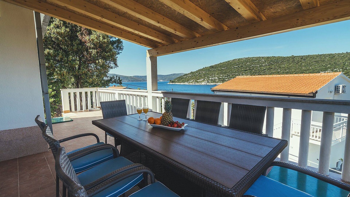 Veliki Drvenik Villa | BEACH HOUSE ON ISLAND, HEATED POOL,PRIVAT BEACH, SPLIT COUNTY
