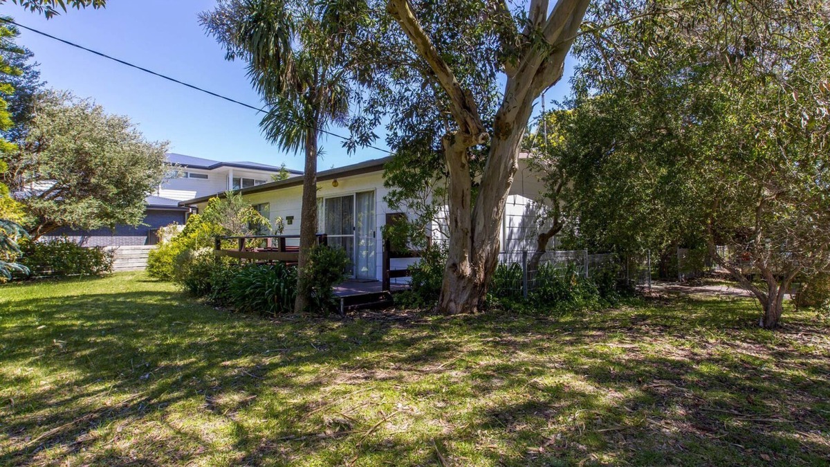 Inverloch Cottage | Beach House on Lohr Inverloch