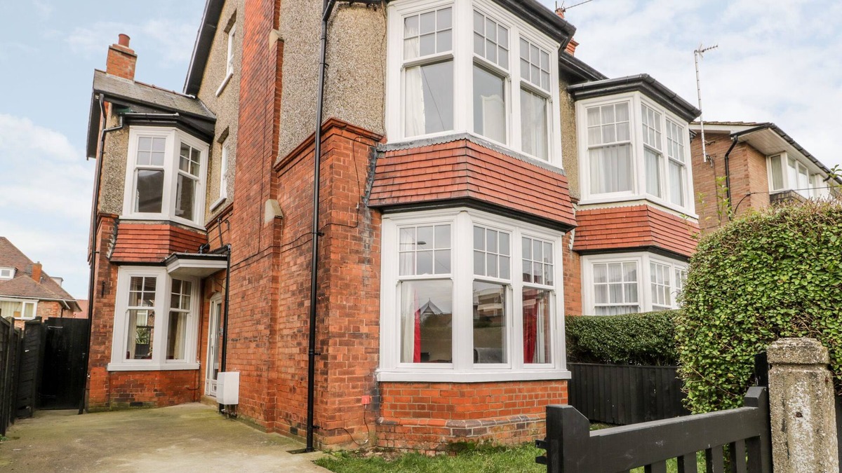 Bridlington Cottage | BEACH HOUSE, pet friendly, character holiday cottage in Bridlington