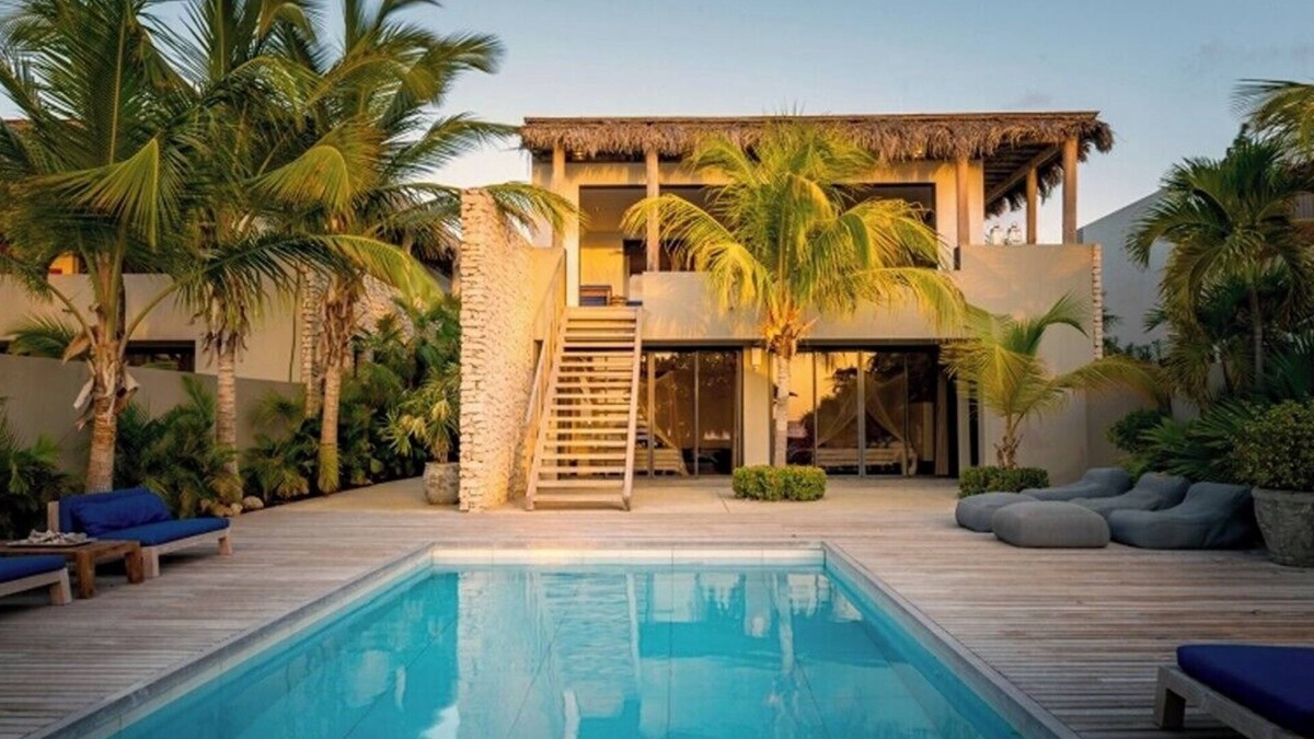 Belnem Villa | Beach House Piet Boon is a beautiful, spacious oceanfront villa