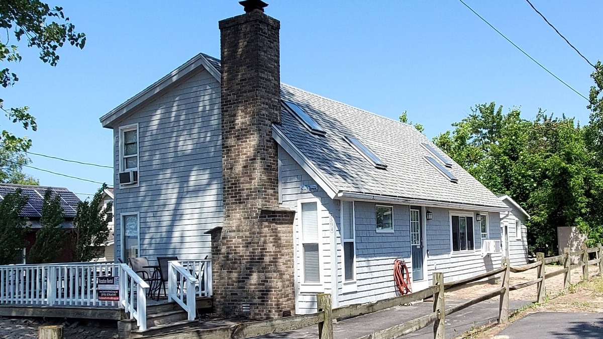 Sodus Point House | Beach House right on the sand