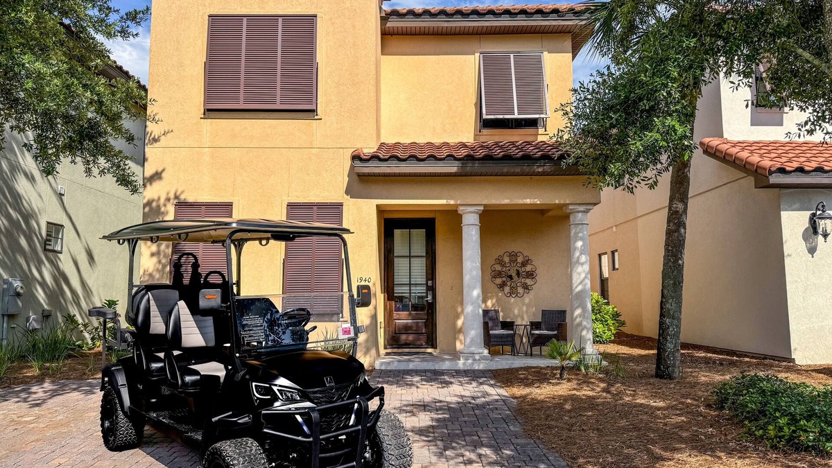 Villa Lago House | Beach house w/shared pool, on-site golf, and six-seater golf cart