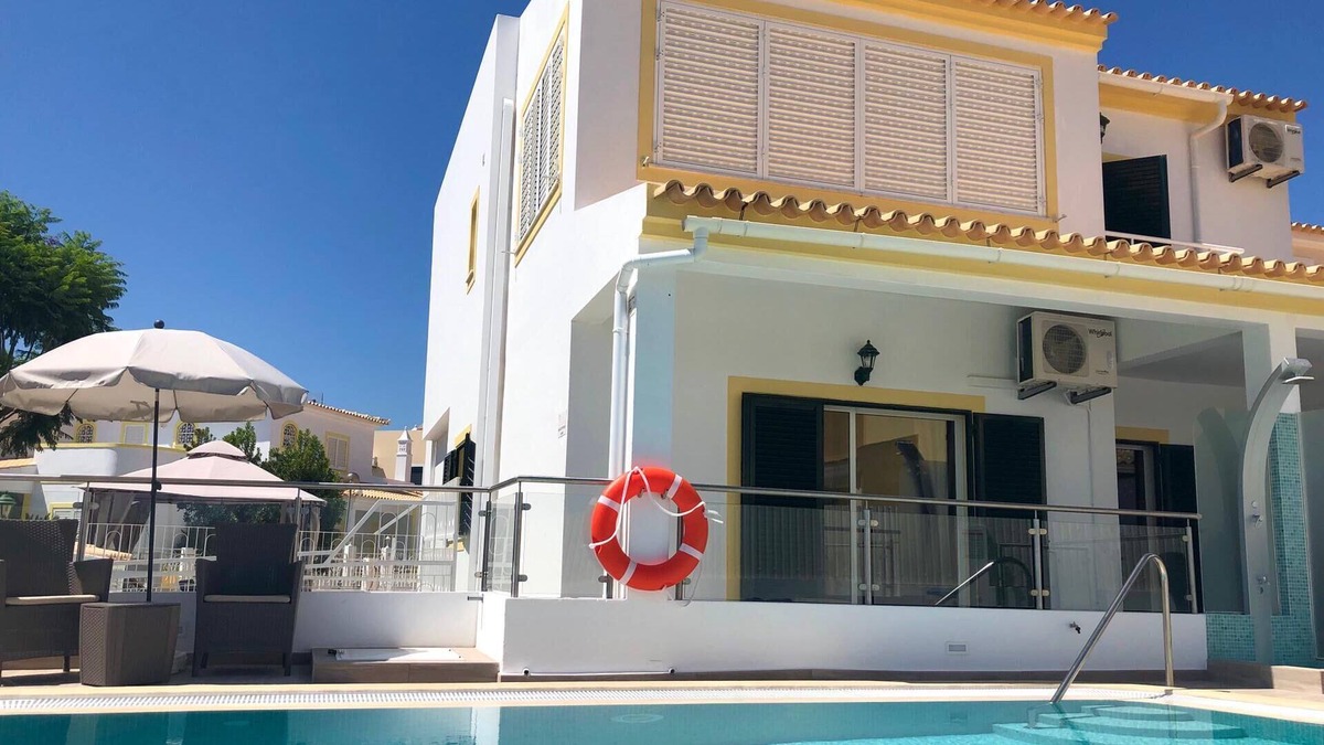 Pera House | Beach House with private pool - 4km from th beach