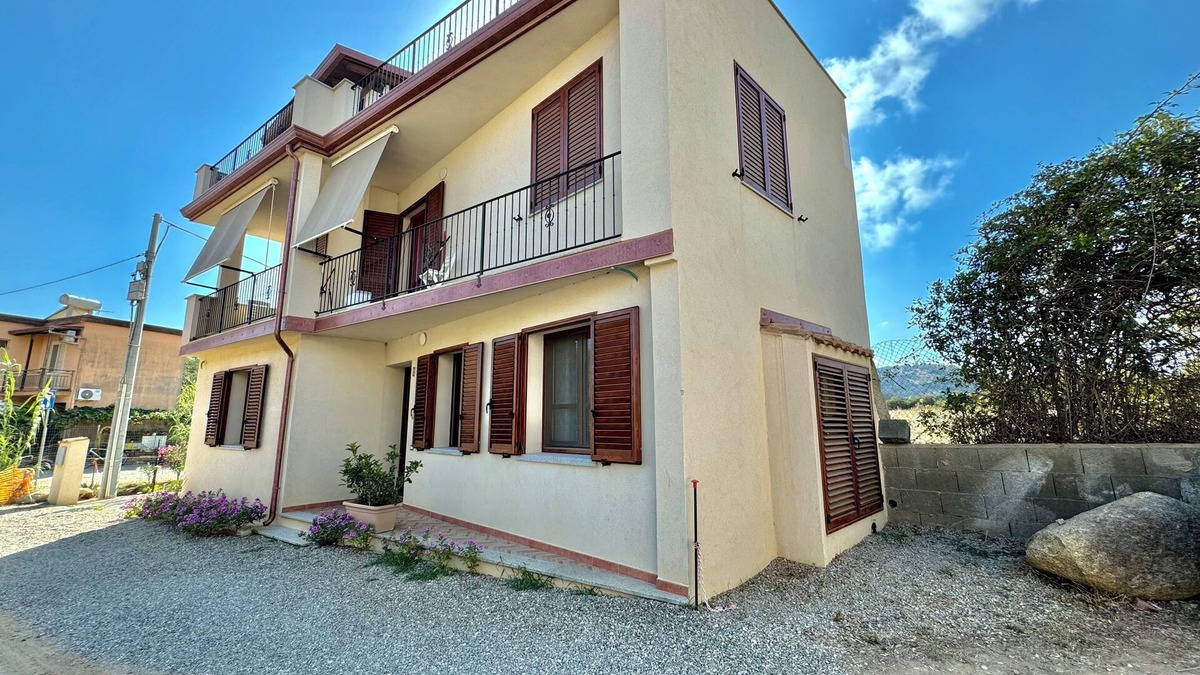 Torre di Bari Apartment | " Beach House with Terrace "