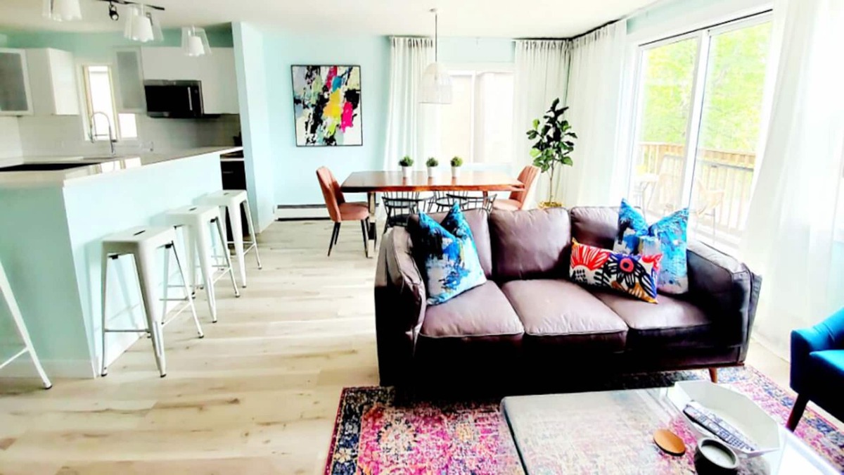 Crescent Heights House | Beach House without the beach