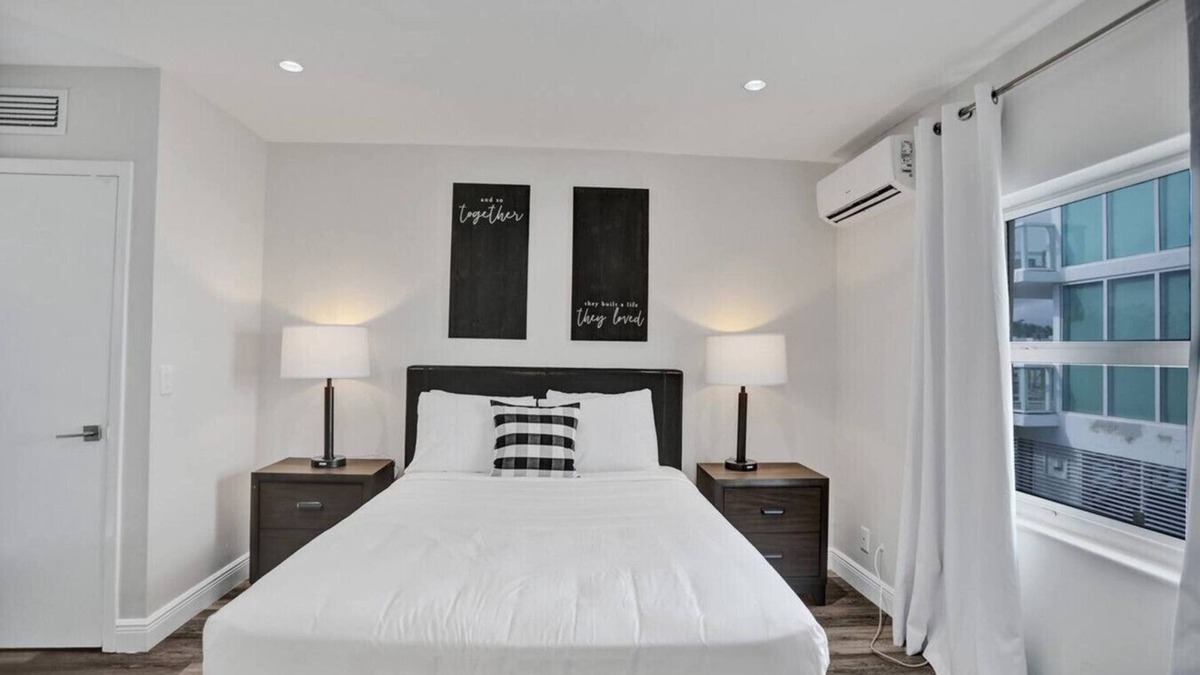 Hendricks and Venice Isles Apartment | Beach Isles: Modern Studio Apartment in Fort Lauderdale