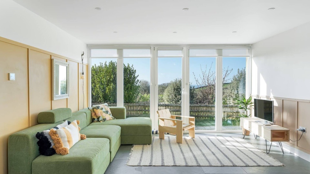 Poundstock House | Beach Life, Cabin-Vibes. Ocean views nr Bude