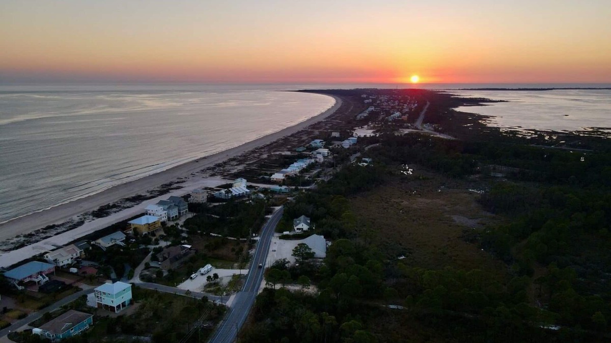 Port St. Joe House | Beach Life RV . Come relax and play on the beaches of south Cape San Blas!