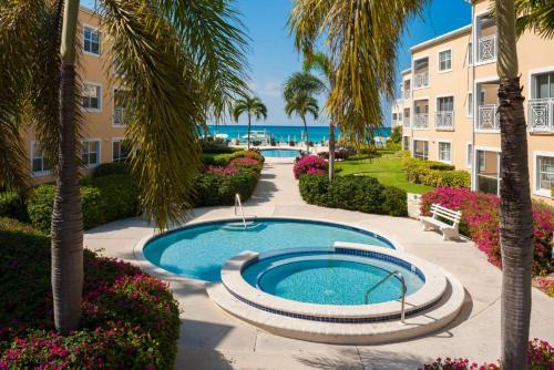 Seven Mile Beach Apartment | Beach Living at Regal Beach BLDE